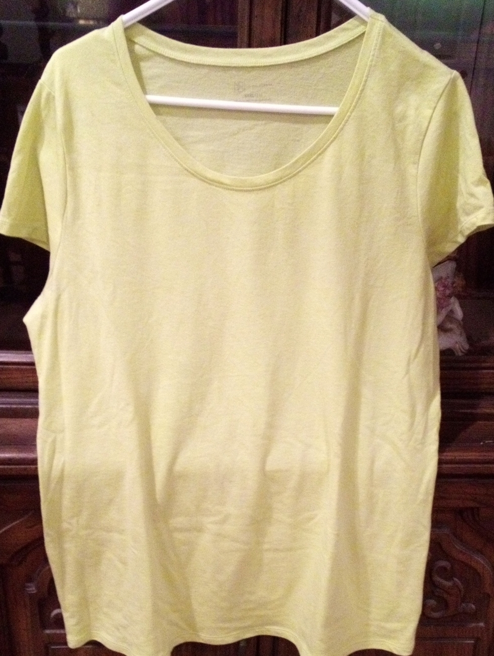 NOBO Women's Short Sleeve Scoop Neck Tee in Light Yellow
